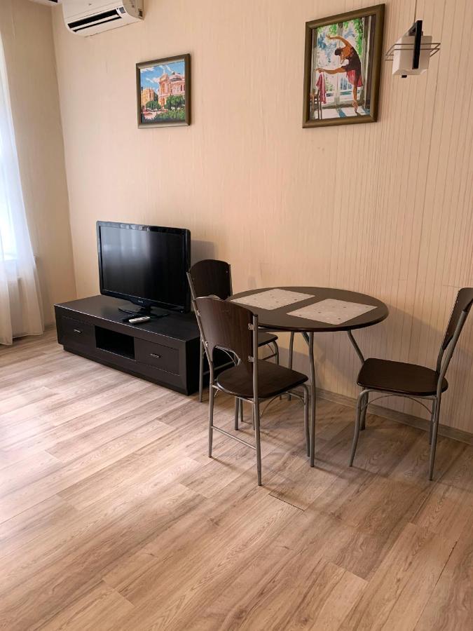 Excellent Apartment In The Center Of Odessa Kültér fotó